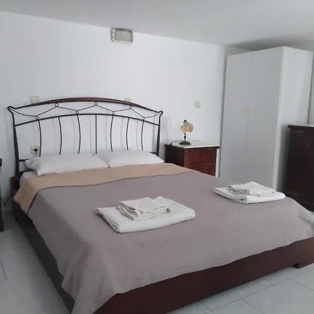 Hill Guest House *